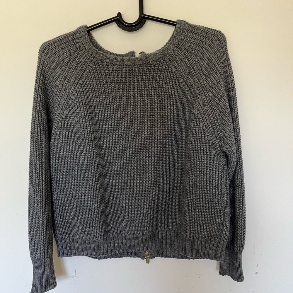 Larry Levine Gray Crew Neck Sweater Textured Design